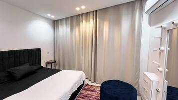 2 habitaciones, tabla de planchar con plancha, wifi y ropa de cama