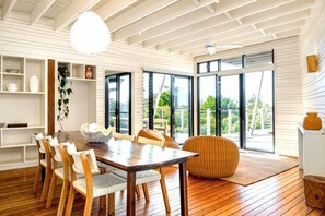 Room - Luxico Seven Mile Beach House (with Car Parking) (Broken Head)