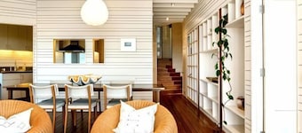 Luxico Seven Mile Beach House (with Car Parking)