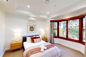 Room - Luxico Lakeland Keys (Heated Pool) (Broadbeach Waters)