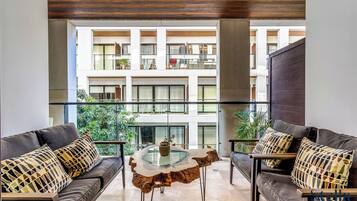 Apartamento, 2 quartos, sacada | Área de estar