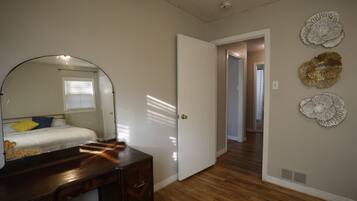 2 bedrooms, WiFi, bed sheets