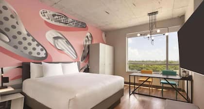 Kompose Boutique Hotel Miami Airport