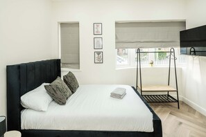 1 chambre, fer et planche à repasser, Wi-Fi, draps fournis