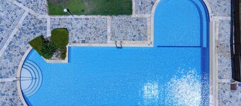 Family friendly Villa, surrounded by nature, amazing views and a swimming pool!