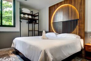 2 bedrooms, iron/ironing board, travel crib, WiFi - 2 Br. with Rooftop Pool and Stunning Ocean View (Playa del Carmen)