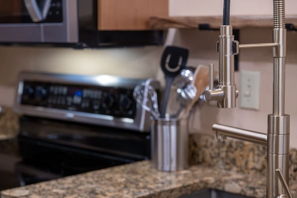 Coffee/tea maker, fridge, microwave, oven - NEW! Premium Unit 2216 - 1 Br - Zephyr Mountain Lodge (Winter Park)
