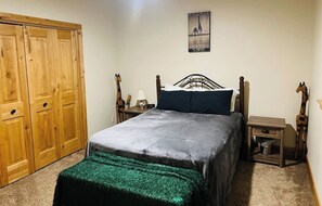 1 bedroom, iron/ironing board, WiFi, bed sheets