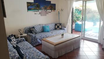 Smart-TV, Kamin, Stereoanlage