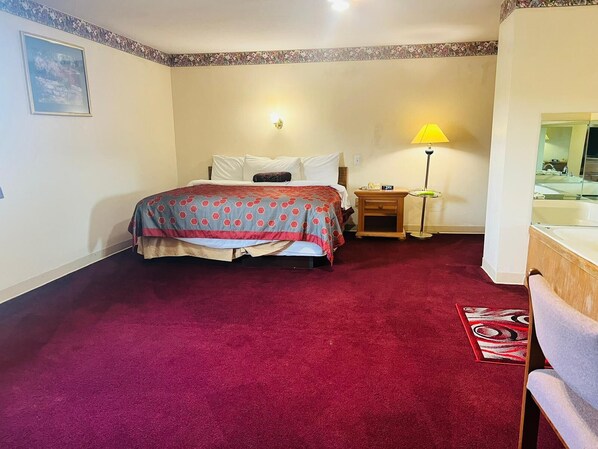 Room - Villa Inn Motel Near Hwy 12 WI Capital O (Fort Atkinson)