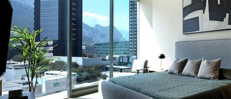 Apartment, 3 Bedrooms, Balcony, Mountain View