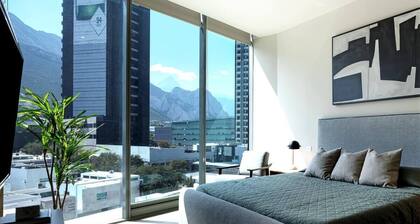 Modern Apts w Pool & Mountain View