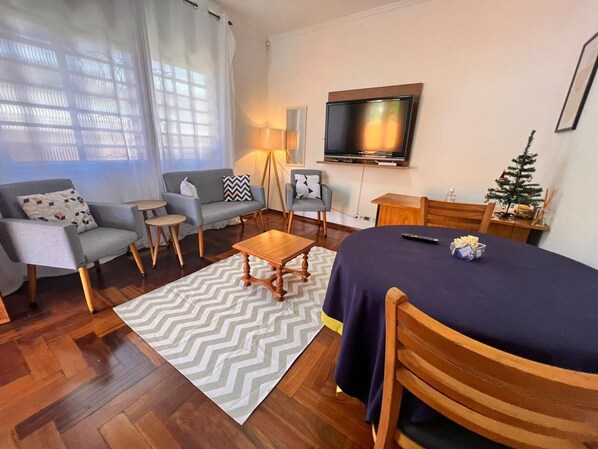 Soundproofing, free WiFi