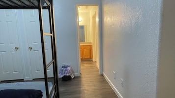 Deluxe Room | Laptop workspace, free WiFi