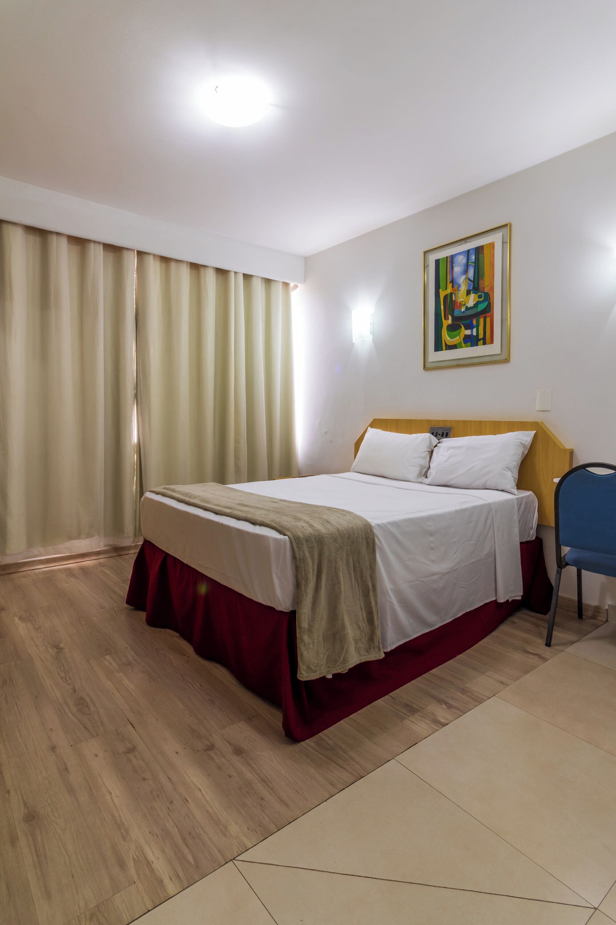 標準雙人房 | 迷你吧、免費無線上網、床單