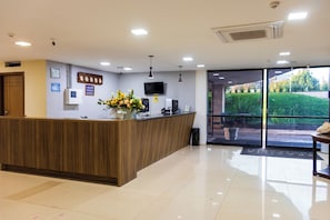 Reception - Brasilia Tower Hotel by Castelo Itaipava (Brasília)