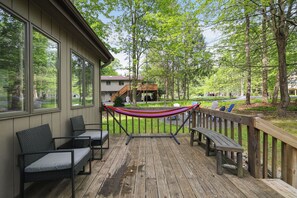 House, 4 Bedrooms, Balcony | Terrace/patio