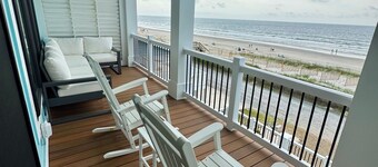 New Beach Front Home,6bd,6.5ba Elevator,Pool,Hot and Cool Spa!!!