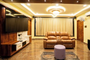 Presidential Suite, City View | Living area - SID Royale Hyderabad (Hyderabad)