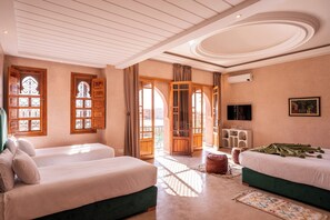 Suite – superior, bassengutsikt | Utsikt fra rommet