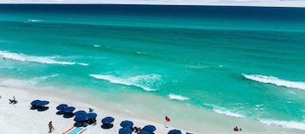 Steps to Private Beach! New Rental! 2 Free Beach Services! 4 Bikes! Gated Comm
