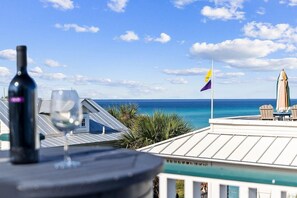 Property grounds - Steps to Private Beach! New Rental! 2 Free Beach Services! 4 Bikes! Gated Comm (Santa Rosa Beach)