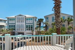 Property grounds - Steps to Private Beach! New Rental! 2 Free Beach Services! 4 Bikes! Gated Comm (Santa Rosa Beach)