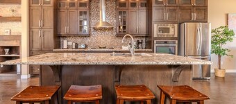 Elegant home Near UofC | 2King+2Queen