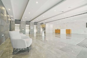 Lobby - StayShort - Sophisticated 1 Bedroom Apartment in Bloom Tower B (JVC)