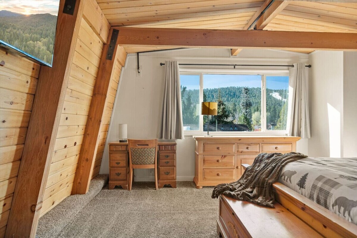 Photo 24 of High Score Hideaway - Views of Ski Slopes, Hot Tub