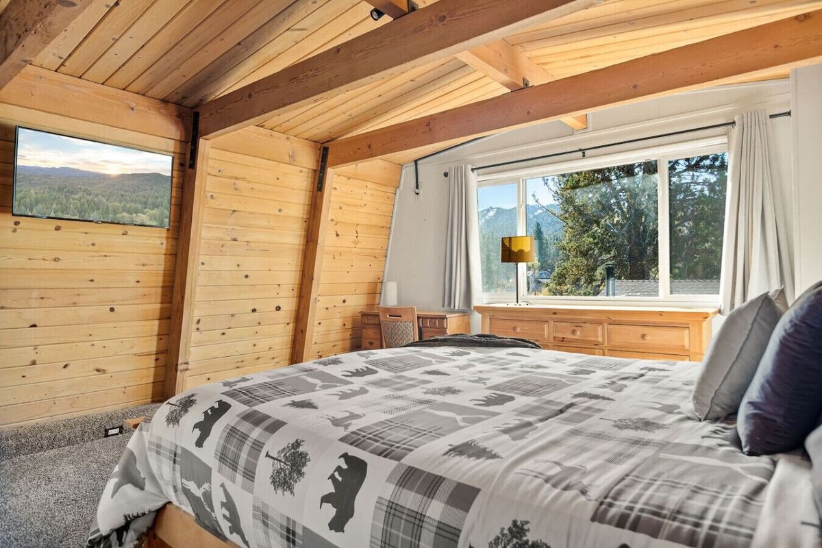 Photo 23 of High Score Hideaway - Views of Ski Slopes, Hot Tub