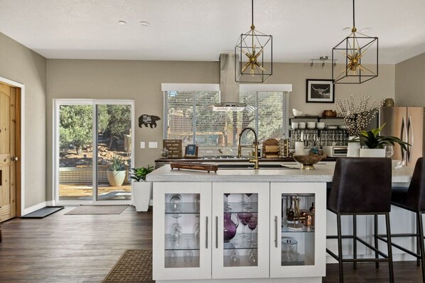 Microwave, oven, stovetop, coffee/tea maker