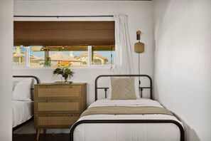 3 bedrooms, travel cot, WiFi, bed sheets