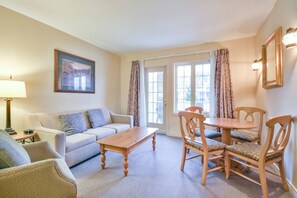 Televisión y chimenea