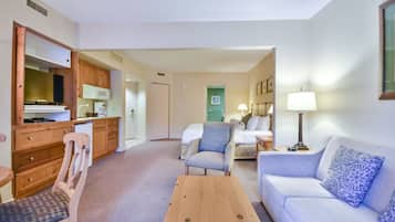 Televisión y chimenea