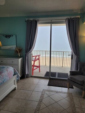 3 bedrooms, iron/ironing board, travel crib, free WiFi