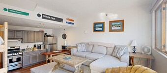 Cozy Studio with Slopeside Access, Pool, Sauna, and Mountain Views