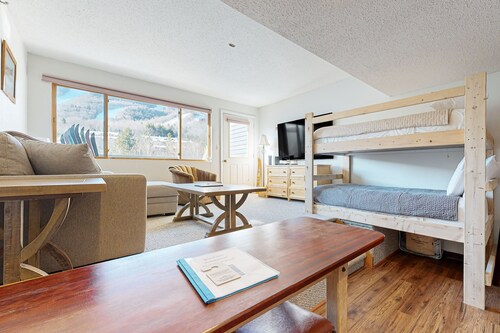 Cozy Studio with Slopeside Access, Pool, Sauna, and Mountain Views