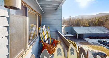Cozy Studio with Slopeside Access, Pool, Sauna, and Mountain Views