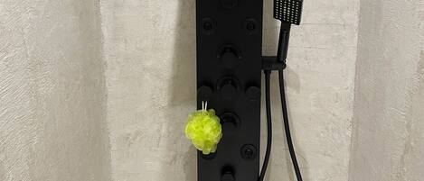 Kädessä pidettävä suihkupää