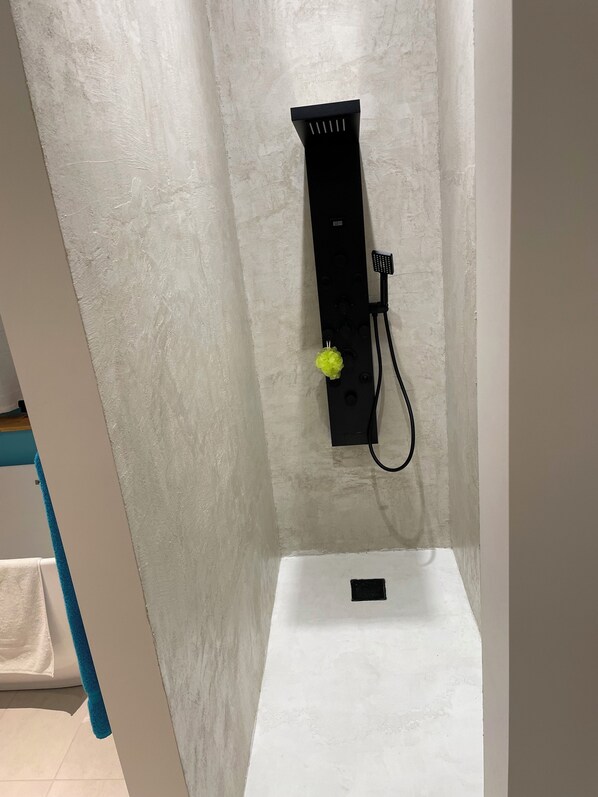 Towels, toilet paper