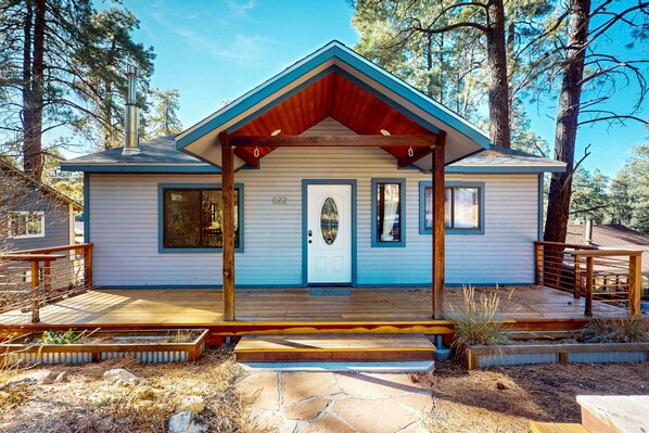 Exterior - Two-story home with sunroom, large yard, fire pit, & BBQ grill (Flagstaff)