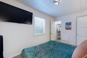 1 bedroom, iron/ironing board, internet, bed sheets