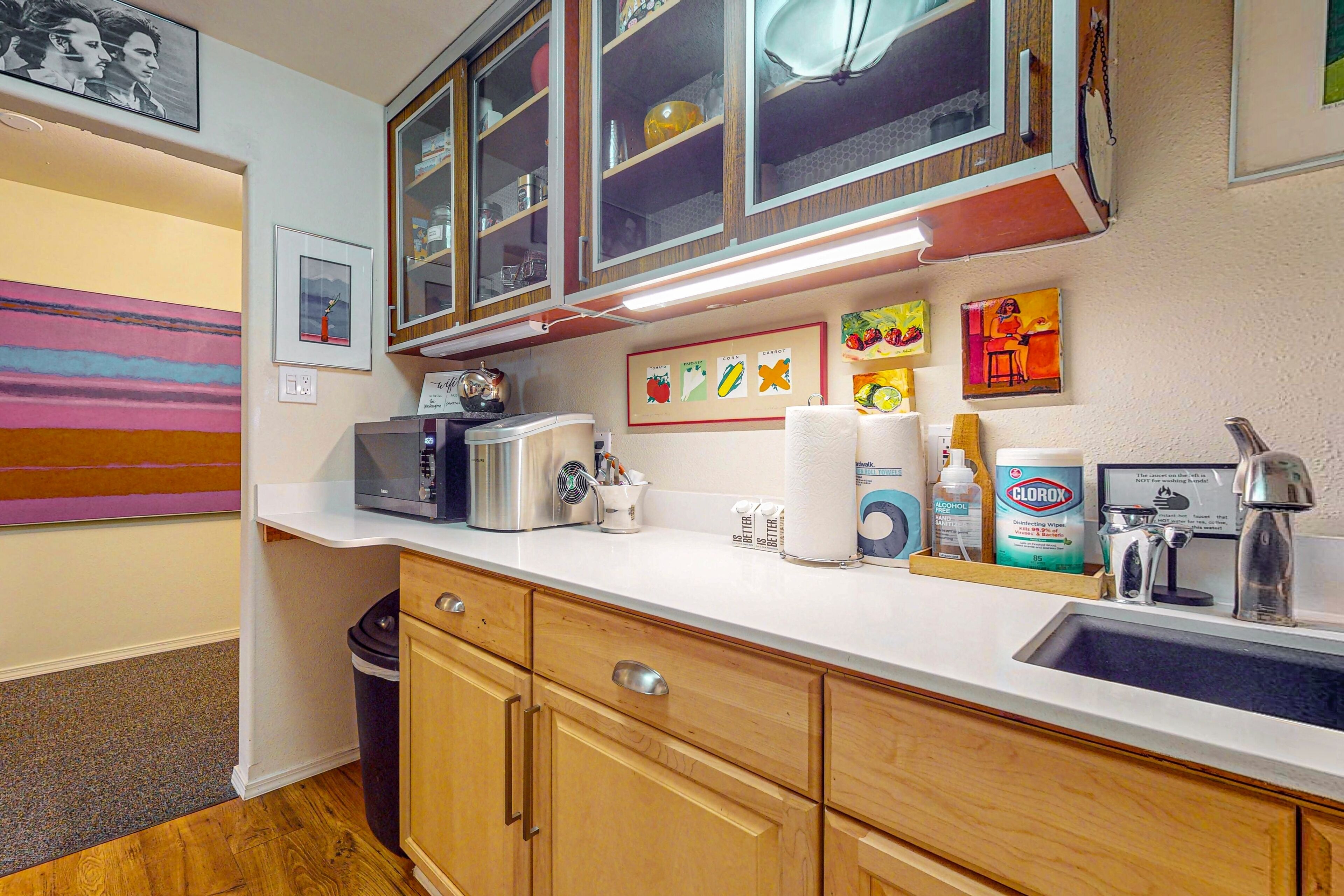 Coffee/tea maker, fridge, microwave, toaster