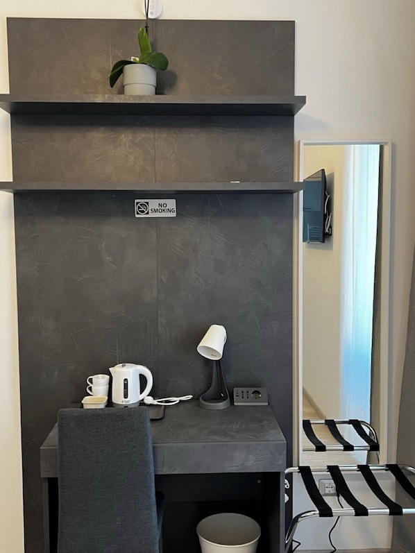 1 bedroom, in-room safe, desk, free WiFi