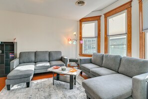 TV - Walk to Washington Park: Remote Work-Ready Apt! (Albany)