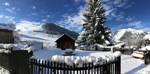 Property grounds - Self-contained apartment in an authentic mountain village (Albiez-Montrond)