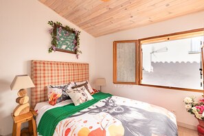 1 habitación, tabla de planchar con plancha, wifi gratis y ropa de cama 