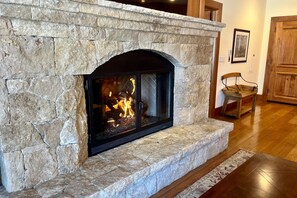 Interior - Charming lodge with ski-in/ski-out access, heated pool, hot tubs, and views (Beaver Creek)