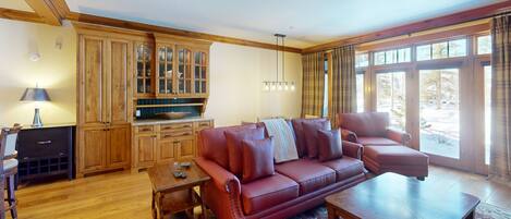 Télévision, cheminée, lecteur de DVD